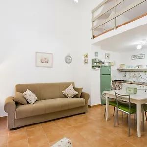 Apartament Little House Inside Capo's Market, Palermo